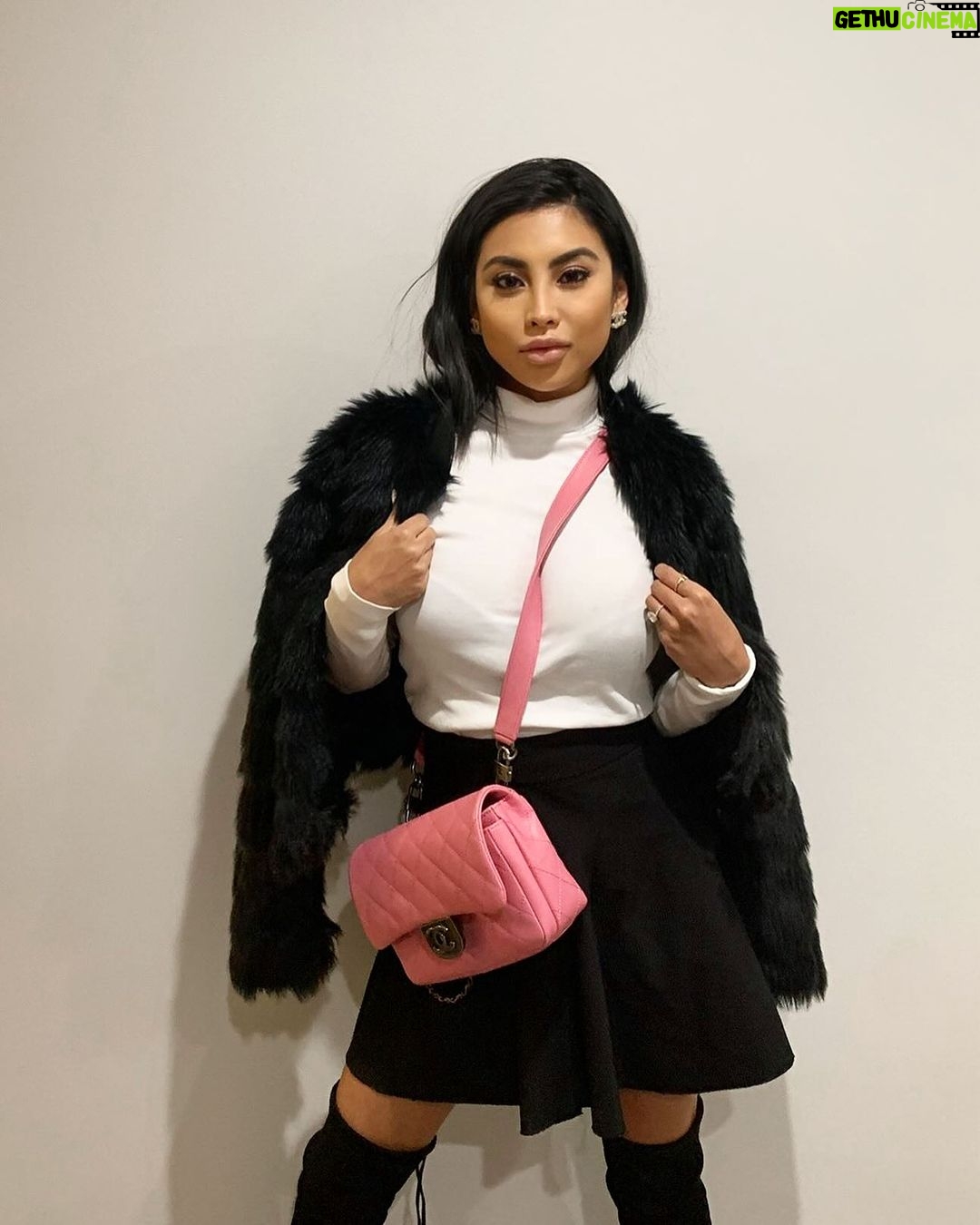 Paola Shea - 464 Likes - Yeeeeeeeeeeee ❤️❤️🥳🥳🥳 happy Friday