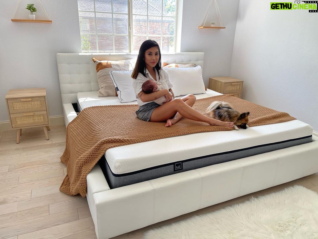 Paola Shea Instagram - Being a new mom we all know that sleep doesn’t come easy. With Lull bed I am able to get better sleep when my baby naps so I can get the energy that I need to be a great mom to my babygirl. The setup process was so easy! The box came right to my door and we opened it and set it up on our bed frame and it was ready to go! Buying a lull mattress was very convenvient and easy. All you have to do is go online and order it and it will be delivered right to your door. Please check out my story and link on my bio to get up to $600 off your purchase @lullbed and #lullpartner