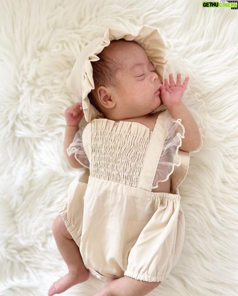 Paola Shea Instagram - New fashionista in town. Swipe left for more outfits 🤣 #preemiestrong