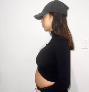 Paola Shea Instagram - 17 weeks 🤰. I’m too sexy for this shirt 🤣🤣