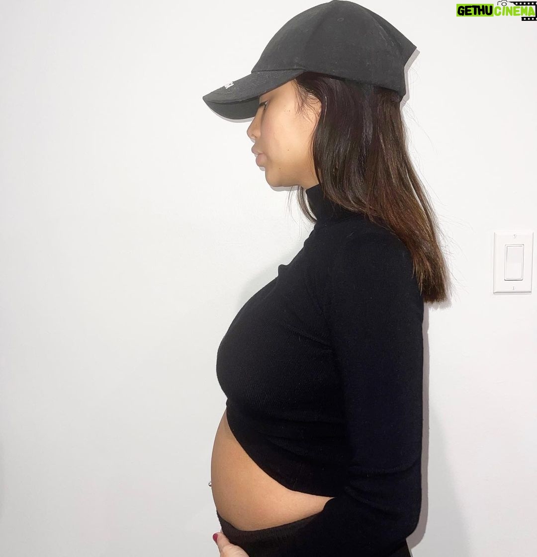 Paola Shea - 487 Likes - 17 weeks 🤰. I’m too sexy for this shirt 🤣🤣