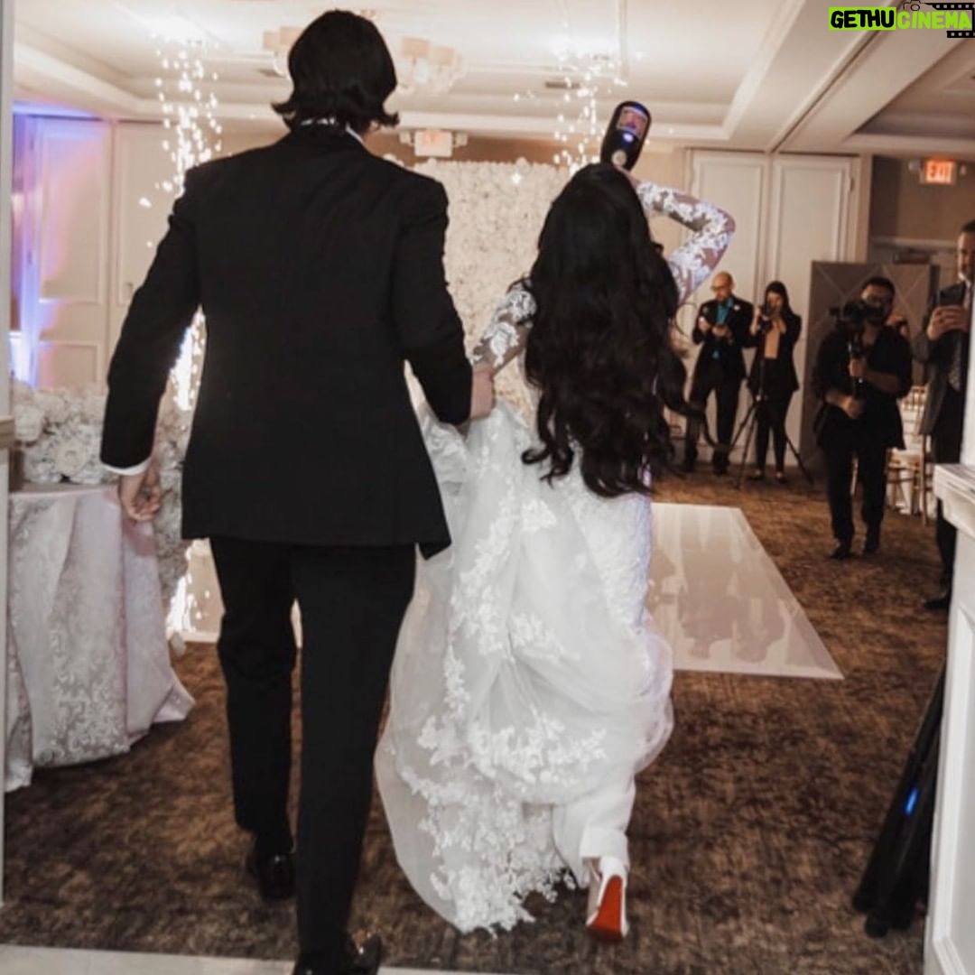 Paola Shea - 472 Likes - Let the adventure begin
