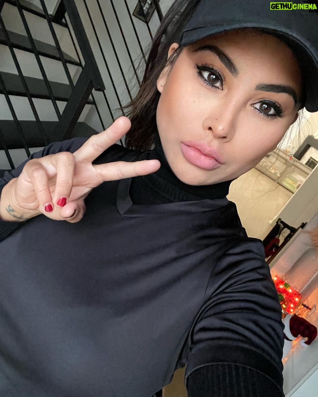 Paola Shea - 411 Likes - I love competitive shooting🔫💪🥳