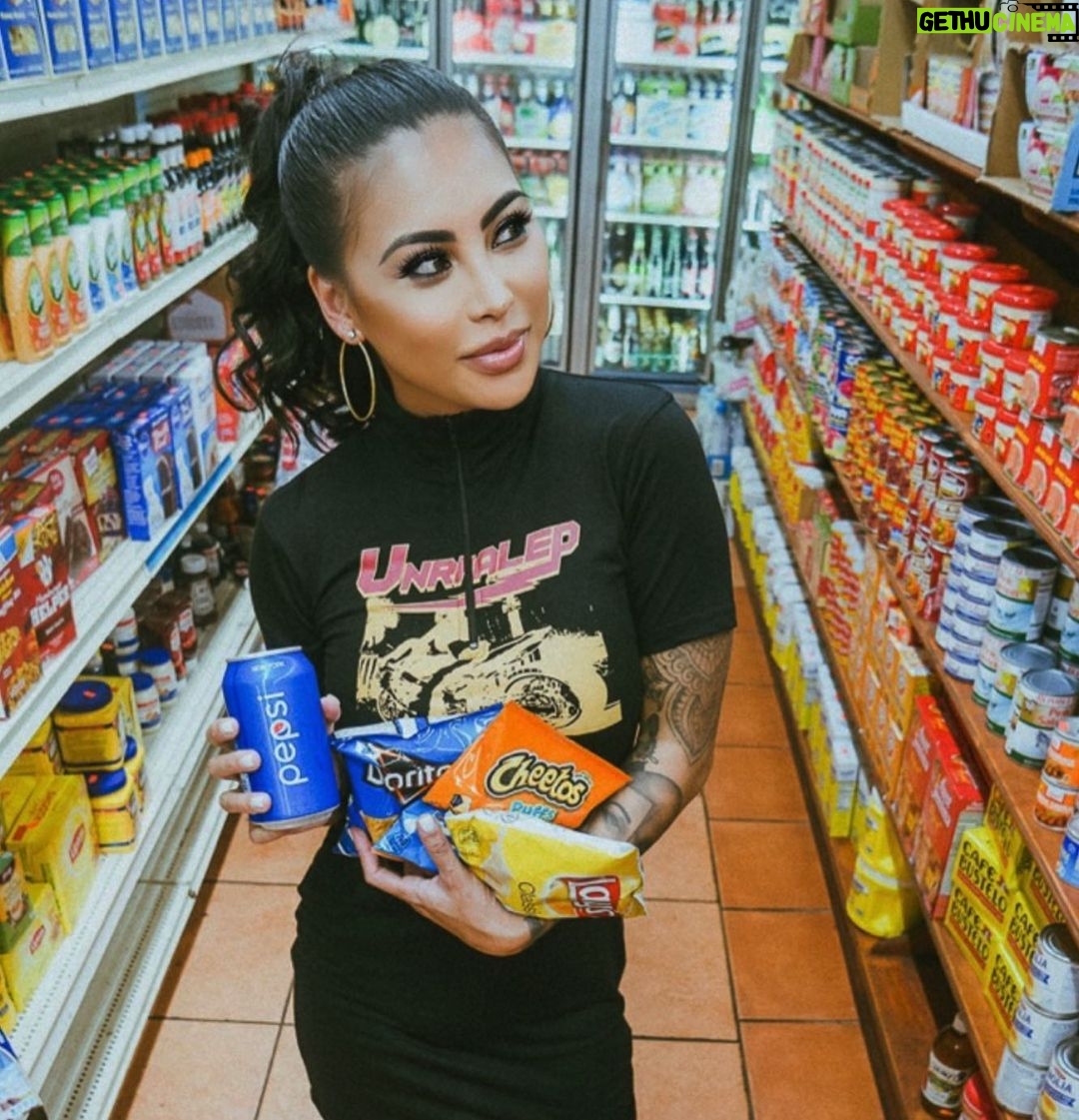 Paola Shea - 464 Likes - Gi giddy gi giddy