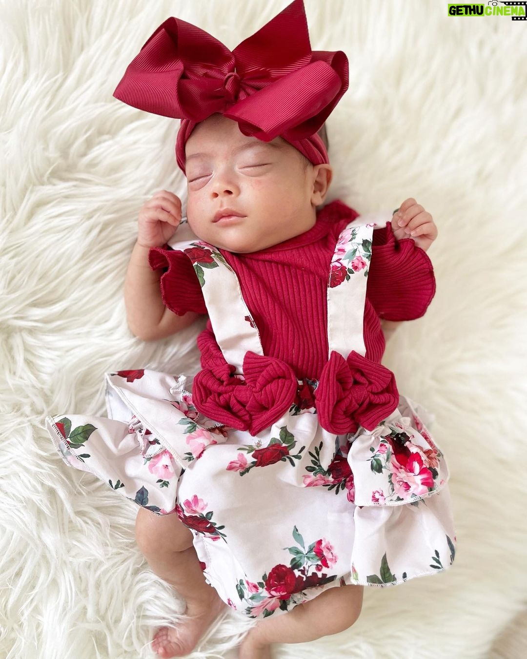 Paola Shea Instagram - New fashionista in town. Swipe left for more outfits 🤣 #preemiestrong