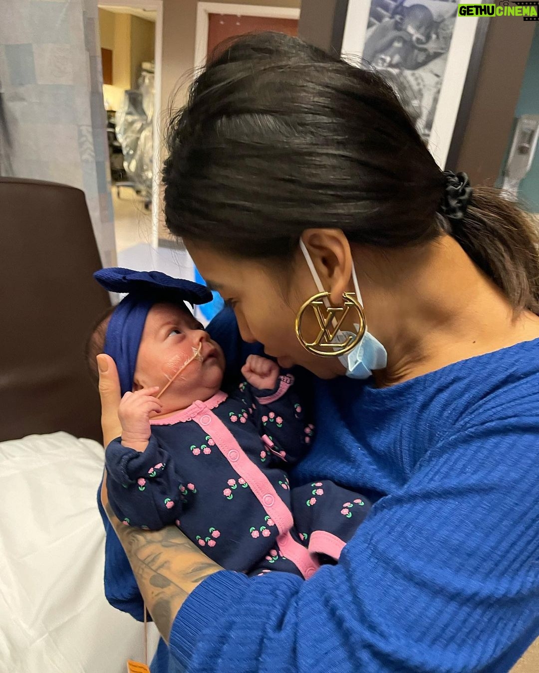 Paola Shea - 454 Likes - Celebrating my bday with my little one @peytonrosebieber #nicumama