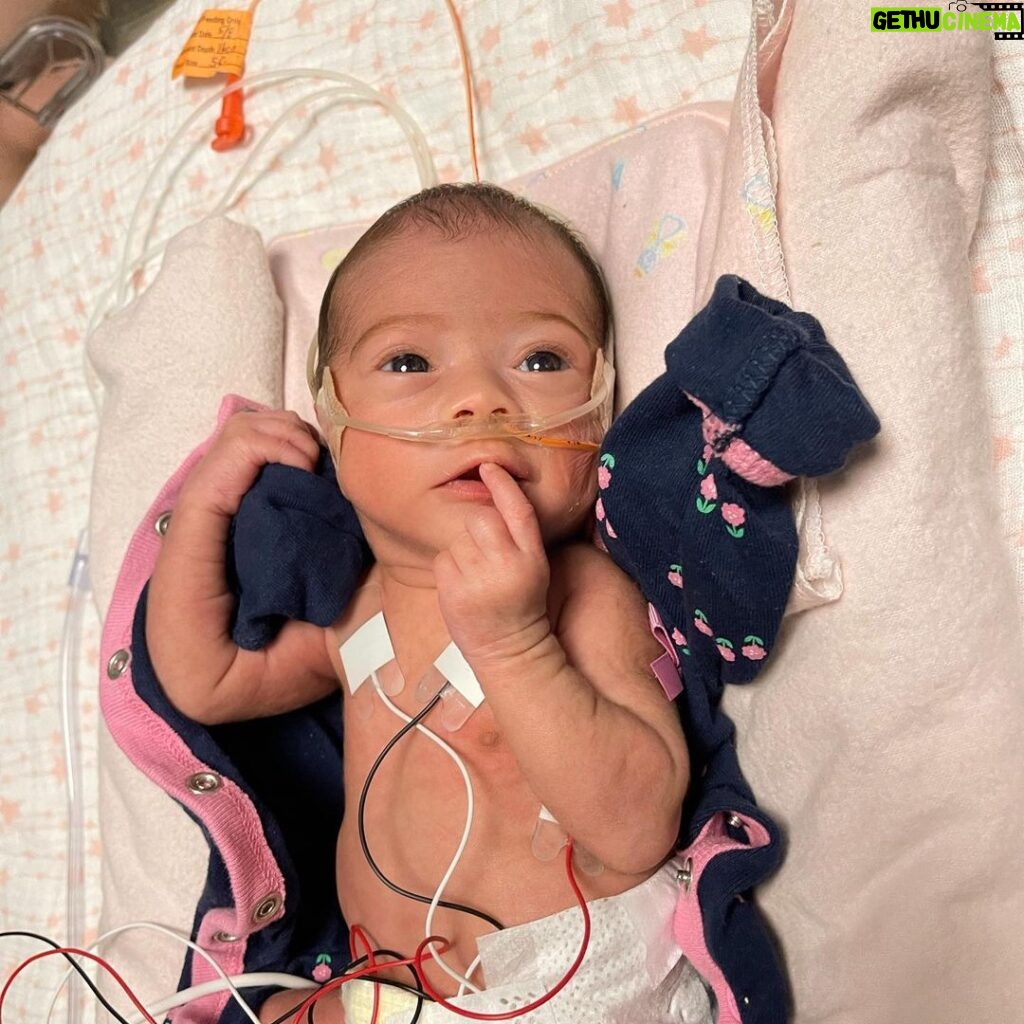 Paola Shea Instagram - My beautiful baby girl 22 days in the Nicu and she is striving with breastfeeding #preemiewarrior #strongbaby