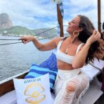 Paolla Oliveira Instagram - @DoveBrasil me trouxe ao Glamour Al Mare para contar o segredo para ter cabelos incríveis: é a nova máscara de tratamento Dove 10 em 1 que hidrata, nutri, trata as pontas duplas, alem de renovar o brilho! O combo perfeito para um cabelo 10/10! Eu amei✨🩵 #Dove10em1