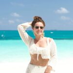 Paolla Oliveira Instagram - Férias 🤭🩵 @luxsouthari @luxresorts @beabrand_marketing @manoelcalmon @smporai LUX* South Ari Atoll