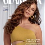 Paolla Oliveira Instagram - Livre, leve e solta! 🍃É assim que @paollaoliveirareal se sente. Sem medo de ser quem é, a atriz não esconde as curvas e os fios naturais nas redes sociais e convida outras mulheres a se olharem com mais amor. Não à toa, @dovebrasil a convidou para estrelar a campanha da nova linha de máscaras de tratamento Dove 10 em 1, que repara diversos danos desde o primeiro uso. “Saber que há bons produtos que vão cuidar do cabelo me dá confiança para mudar”, conta Paolla à Glamour. Em nosso novo dossiê, “Dona de si”, falamos sobre como a confiança é um ingrediente fundamental para a autoestima. #publi Foto: @thaisvandanezi Styling: @ferrarijeff Beleza: @makedoteo Direção de Arte: @palmirodomingues Produção de conteúdo: @marigues_ Coordenação de Produção: @marinachicca Produção executiva: @mamenardon e @rochamari Set Design: @danielaarend