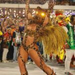 Paolla Oliveira Instagram - Prometo que é o último post 🐆 Amei o apoio, a repercussão, os memes, as teorias e principalmente sentir a energia de vocês na avenida e por aqui. Ate ano que vem! 🤗 Obrigada @granderio , orgulho imenso em fazer parte de mais um desfile histórico com vocês. “A Aldeia Grande Rio ganha a rua No meu destino a eternidade Traz no manto a liberdade Enquanto a onça não comer a lua”