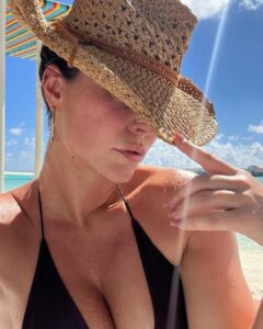 Paolla Oliveira Instagram - Diretamente do paraíso!!!! Que lugar surreal. Obrigada pela recepção @luxsouthari @luxresorts @beabrand_marketing @manoelcalmon @smporai #luxresorts Maldivas