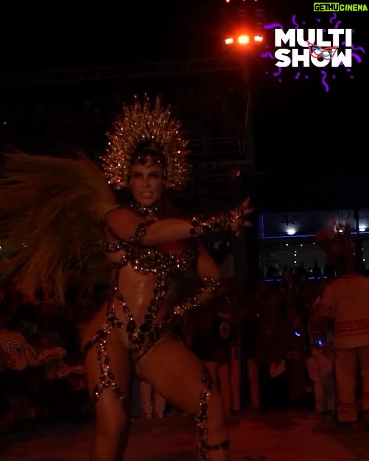 Paolla Oliveira - 2.1 Million Likes - Prometo que é o último post 🐆 Amei o apoio, a repercussão, os memes, as teorias e principalmente sentir a energia de vocês na avenida e por aqui. Ate ano que vem! 🤗
Obrigada @granderio , orgulho imenso em fazer parte de mais um desfile histórico com vocês.
“A Aldeia Grande Rio ganha a rua
No meu destino a eternidade
Traz no manto a liberdade
Enquanto a onça não comer a lua”