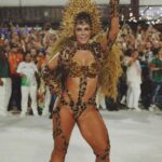 Paolla Oliveira Instagram - Prometo que é o último post 🐆 Amei o apoio, a repercussão, os memes, as teorias e principalmente sentir a energia de vocês na avenida e por aqui. Ate ano que vem! 🤗 Obrigada @granderio , orgulho imenso em fazer parte de mais um desfile histórico com vocês. “A Aldeia Grande Rio ganha a rua No meu destino a eternidade Traz no manto a liberdade Enquanto a onça não comer a lua”