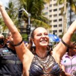 Paolla Oliveira Instagram - Comemorando 45 anos de @clubedosambaoficial 😍Tá lindo demais!!