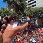 Paolla Oliveira Instagram - Por aqui já é tradição curtir a folia com @cordaodabolapretaoficial! Amooo! Parabéns pelo 105º desfile 🖤🤍🖤🤍