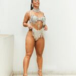 Paolla Oliveira Instagram - Grande Lua, Grande Rio! Dois irmãos gêmeos em busca de seus pais legítimos, guerreiros que a cada desafio se erguem em constante ressuscitar. Pirapanema é estrela, guiança no caminho para o céu. Jaci é a Lua, que morre e se regenera sozinha. Solitária e fria, é capaz de ofuscar um astro dentro de um eclipse. Não se engane sobre a lua e seus poderes… Grande lua, Grande Rio! A avenida é o mar, e sou eu quem comanda a maré!! #CarnaPaolla Copacabana Palace, A Belmond Hotel