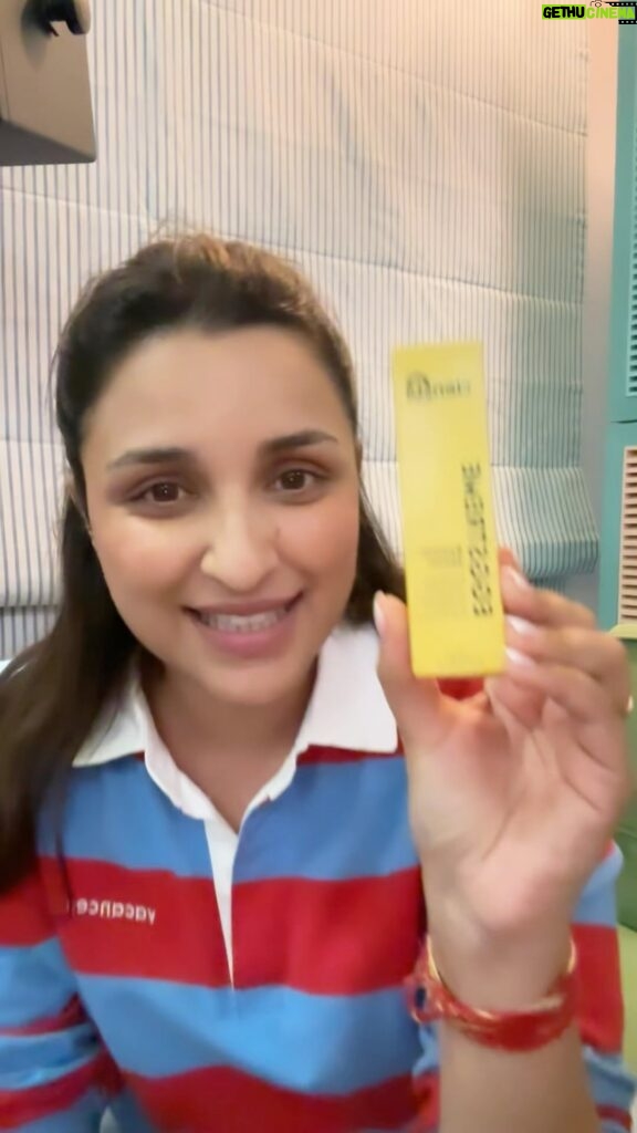 Parineeti Chopra Instagram - This serum has COMPLETELY changed my lashes! Cannot get over it! 😍🫶🏻 Link in bio. #GoClensta #TheBetterWay #ClenstaTheBetterWay #PersonalCare #Clensta @goclensta