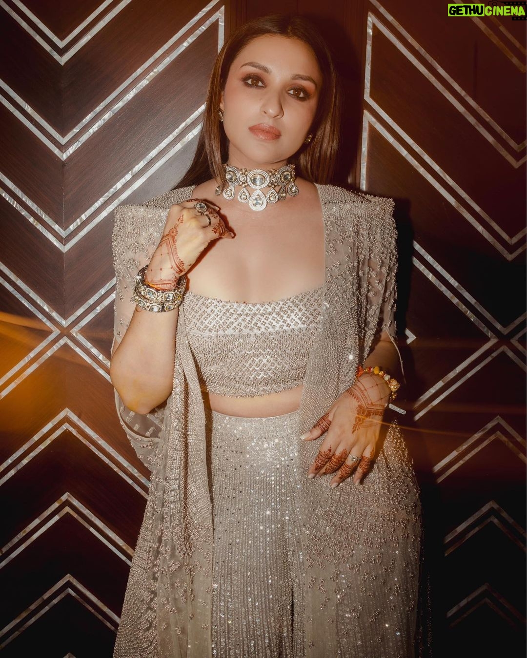 Parineeti Chopra Instagram - Bling it on! = absolutely original never used before caption 💁🏻♀️