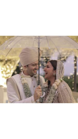 Parineeti Chopra Instagram - To my husband …

The most important song I’ve ever sung .. walking towards you, hiding from the baraat, singing these words … what do I even say .. O piya, chal chalein aa 💕
