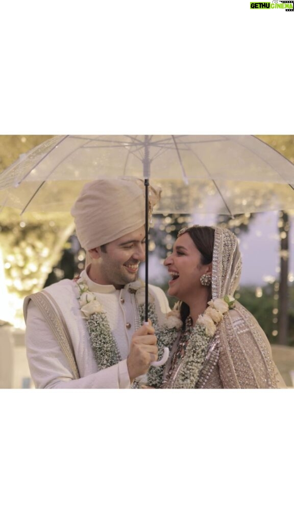 Parineeti Chopra Instagram - To my husband … The most important song I’ve ever sung .. walking towards you, hiding from the baraat, singing these words … what do I even say .. O piya, chal chalein aa 💕