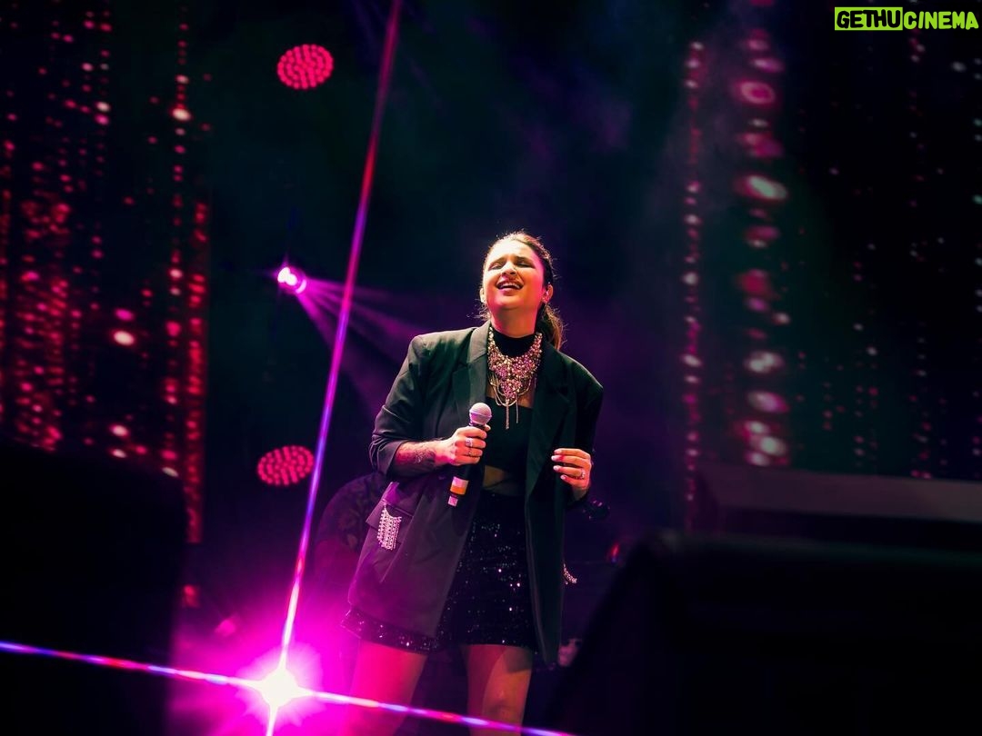 Parineeti Chopra Instagram - Andddd it’s done…. I have tears of joy as I type this: MY FIRST EVER LIVE SINGING PERFORMANCE was last night and it was everythinggg I could wish for and more ❤️ Thank you all for the love and kindness you all have shown. It means a lot to me 🙏🏻 #MumbaiFestival2024 #EveryoneIsInvited #SapnoKaGateway #MumbaiEkTyoharHai @maharashtratourismofficial @mumbai__festival @wizcraftglobal