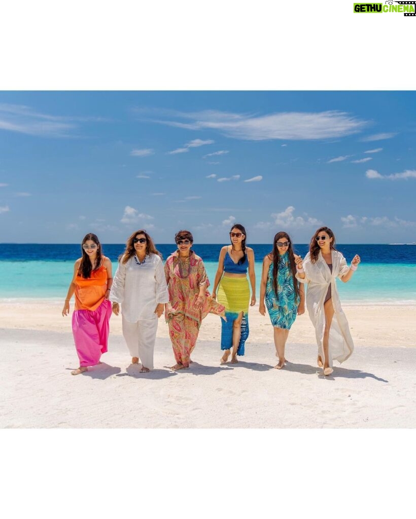 Parineeti Chopra Instagram - The coolest throwback is when you go for a girls' trip that includes your Mom and Mom-in-law! 😮😍 Also, a special thanks to Waldorf Astoria for being so welcoming and so hospitable! We are dying to come back 💕 #GirlsTrip @waldorfastoriamaldives @makeplansholidays #makeplansholidays #liveunforgettable