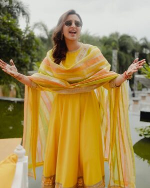 Parineeti Chopra Instagram - ☀️🌸