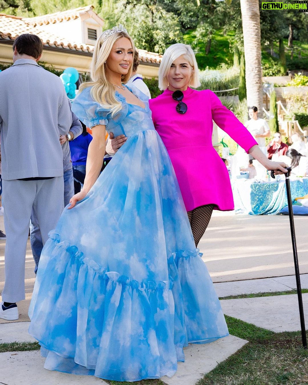 Paris Hilton Instagram - Such a magical and special day celebrating my #BirthdayBoy Phoenix👶🏼🎂 with my friends and their babies🥹🌊⚓️✨💖️ #SlivingUnderTheSea #SlivingMom ✨ Beverly Hills, California