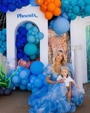 Paris Hilton Instagram - Sliving under the sea with Baby P for his first birthday! 🥹🎈🧜🏻‍♀️🐠🐳✨ A magical day for the most magical smiley boy. My life is forever changed thanks to you Phoenix! 💙 Thank you for making me the luckiest #SlivingMom 🥰✨