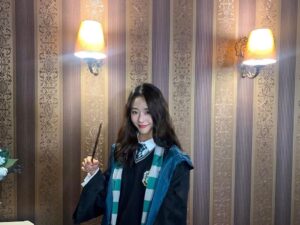 Park Chae-rin Instagram - 윙가르디움 레비오우사!