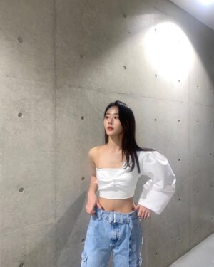 Park Chae-rin Instagram - ❄️🤍