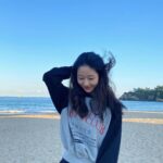 Park Chae-rin Instagram - 야호~🌊