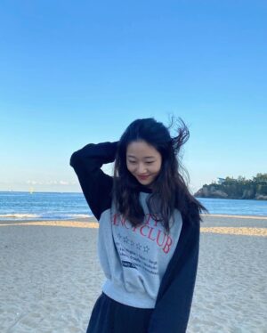 Park Chae-rin Instagram - 야호~🌊