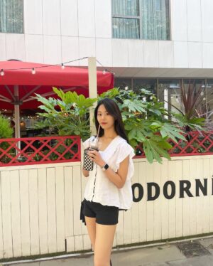 Park Chae-rin Instagram - 🌿