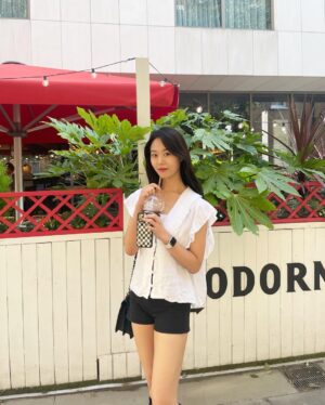 Park Chae-rin Instagram - 🌿