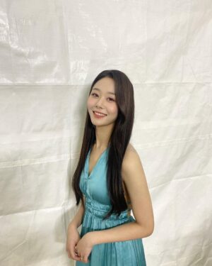 Park Chae-rin Instagram - 💫