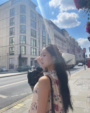 Park Chae-rin Instagram - 하이❤️