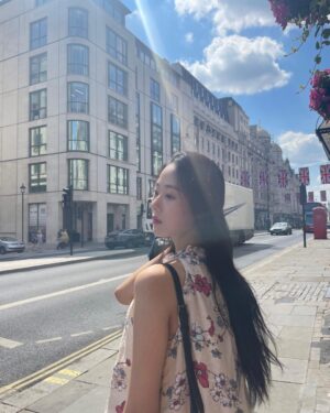 Park Chae-rin Instagram - 하이❤️