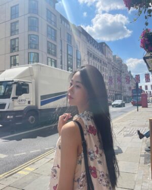 Park Chae-rin Instagram - 하이❤️