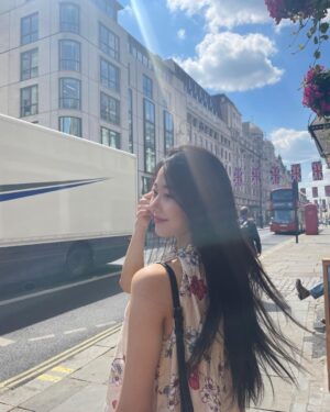 Park Chae-rin Instagram - 하이❤️