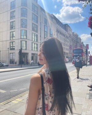 Park Chae-rin Instagram - 하이❤️