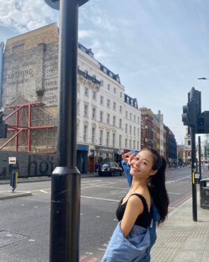 Park Chae-rin Instagram - Happy💙