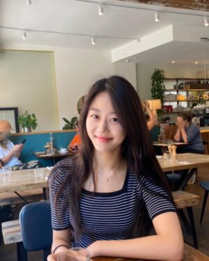 Park Chae-rin Instagram - 🥰