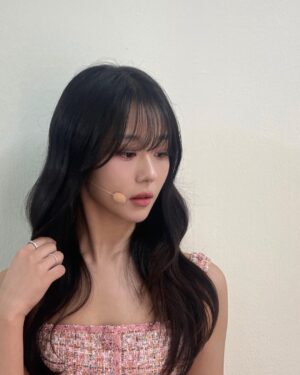 Park Chae-rin Instagram - Cảm ơn❤️