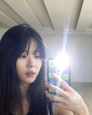 Park Chae-rin Instagram - 🍉