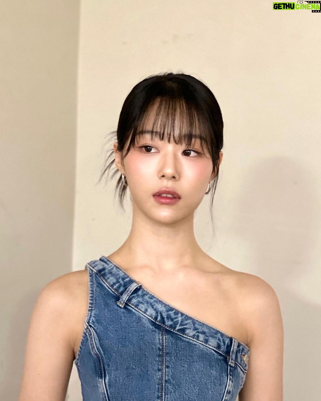 Park Chae-rin Instagram - ≽^ɞ̴̶̷ ̫ ɞ̴̶̷^≼