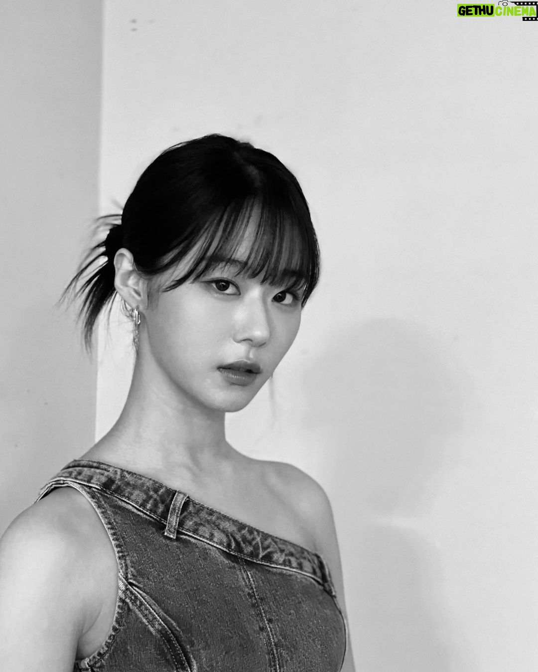 Park Chae-rin Instagram - ≽^ɞ̴̶̷ ̫ ɞ̴̶̷^≼