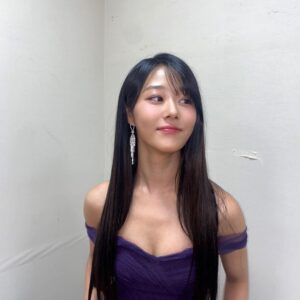 Park Chae-rin Instagram - 고마워요 룰렛💜