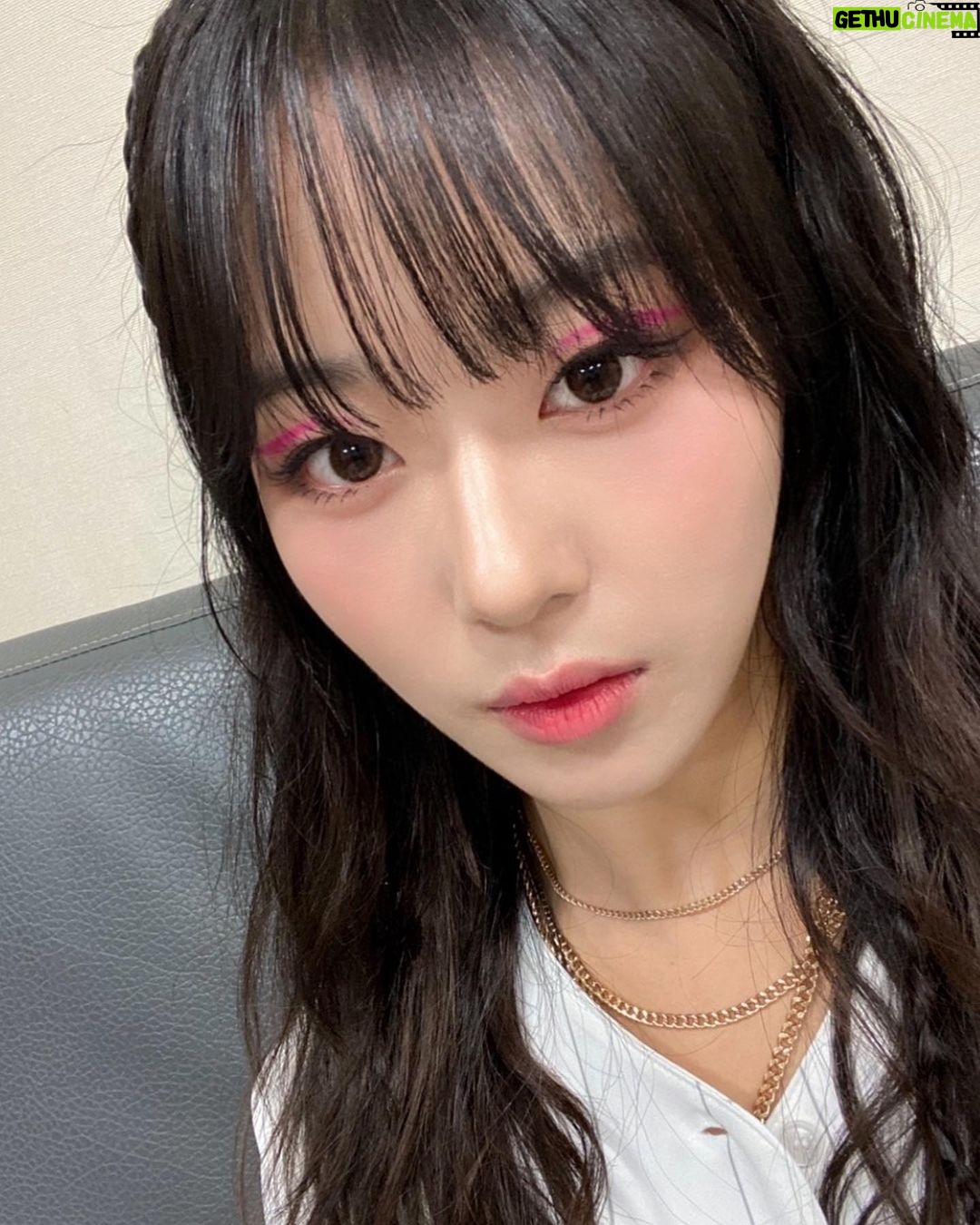 Park Chae-rin - 7.3K Likes - GLOW UP🔥